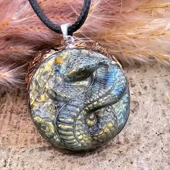 Nature Labradorite Snake Cobra Pendant Necklace - Picture 1 of 10